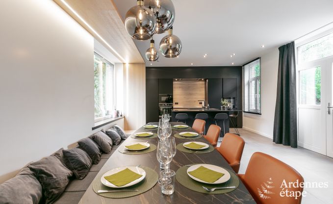 Spacieuse cottage pour 8 personnes  Spa avec sauna, jacuzzi, 4 chambres et salles de bains et jardin priv