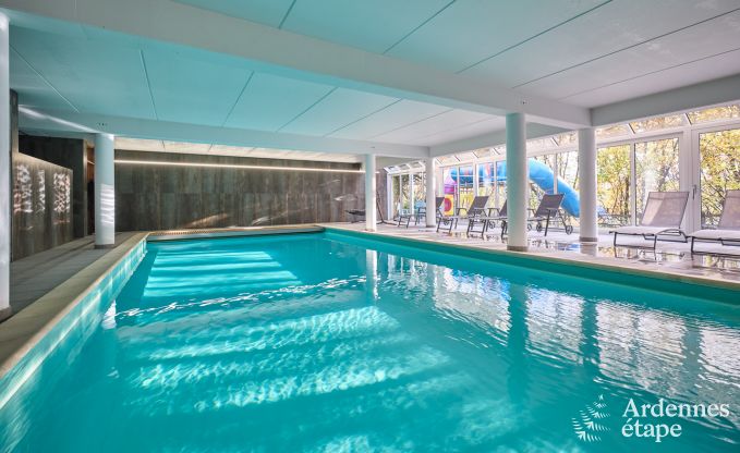 location villa de vacances avec piscine intérieure et spa
