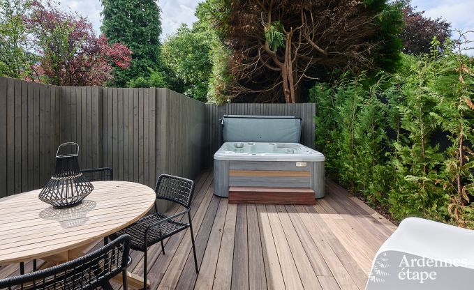 Charmante maison de vacances  Spa avec 2 chambres, espace de dtente et terrasse prive avec jacuzzi