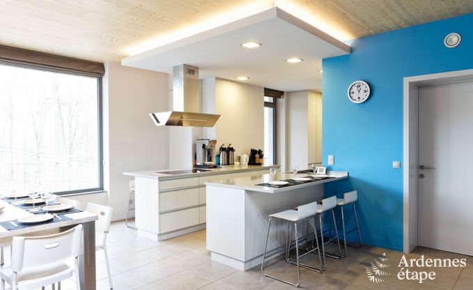 Spacieuse villa de luxe  Spa pour 15 personnes avec 5 chambres, sauna, piscine extrieure et jardin priv