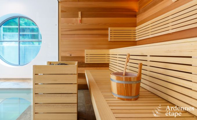 Spacieuse villa de luxe  Spa pour 15 personnes avec 5 chambres, sauna, piscine extrieure et jardin priv