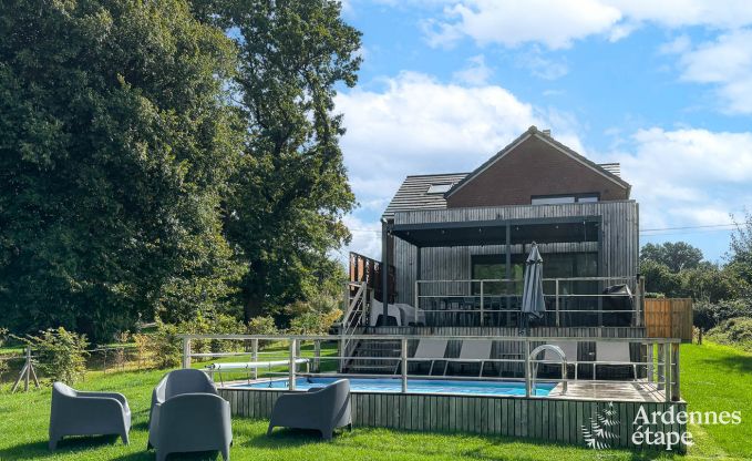 Maison de vacances haut de gamme en Ardenne : Séjour de luxe pour 10 personnes avec piscine, jacuzzi et proximité de Spa et Francorchamps