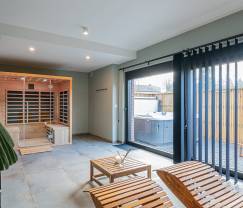 Maison de vacances haut de gamme en Ardenne : Séjour de luxe pour 10 personnes avec piscine, jacuzzi et proximité de Spa et Francorchamps