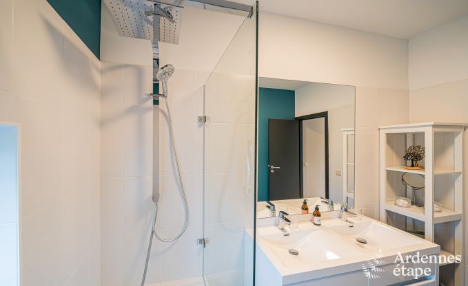 Charmant appartement � Spa, parfait pour les familles et les groupes, � proximit� de la for�t.