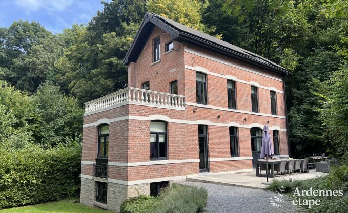 Spacieuse cottage pour 8 personnes � Spa avec sauna, jacuzzi, 4 chambres et salles de bains et jardin priv�