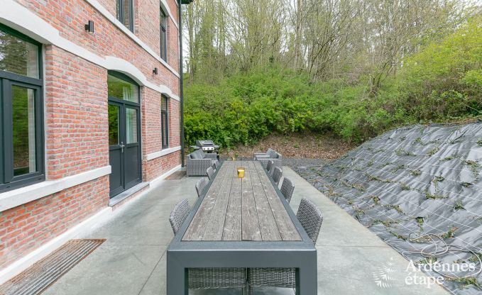 Spacieuse cottage pour 8 personnes � Spa avec sauna, jacuzzi, 4 chambres et salles de bains et jardin priv�