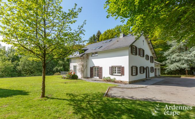 Maison de vacances  Spa pour 15 personnes en Ardenne