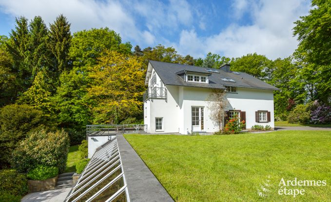 Maison de vacances  Spa pour 20 personnes en Ardenne