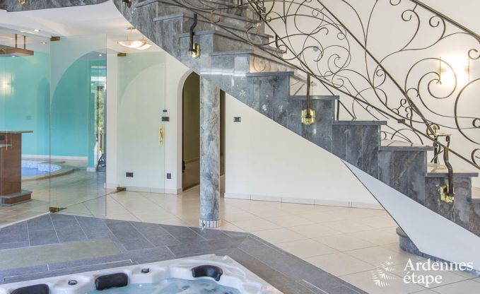 Villa de Luxe  Spa pour 13/14 personnes en Ardenne