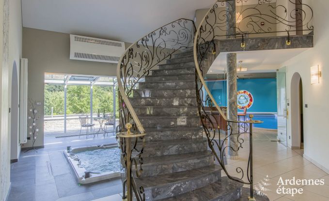 Villa de Luxe  Spa pour 13/14 personnes en Ardenne