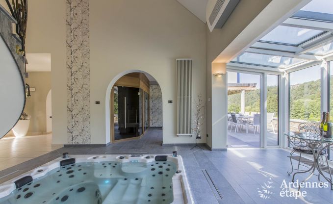 Villa de Luxe  Spa pour 13/14 personnes en Ardenne