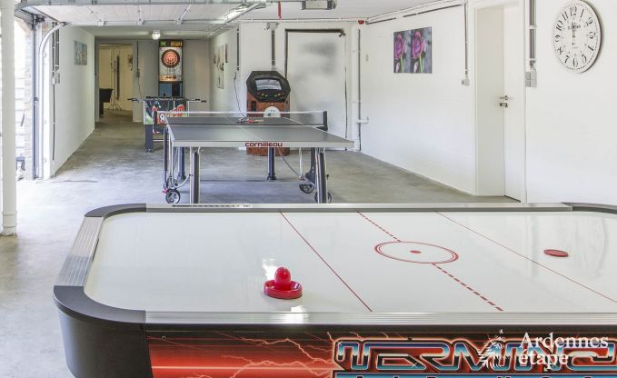 Villa de Luxe  Spa pour 13/14 personnes en Ardenne