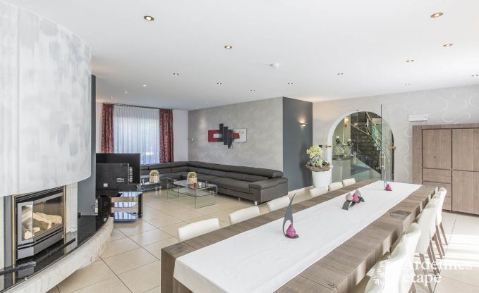 Villa de Luxe  Spa pour 13/14 personnes en Ardenne