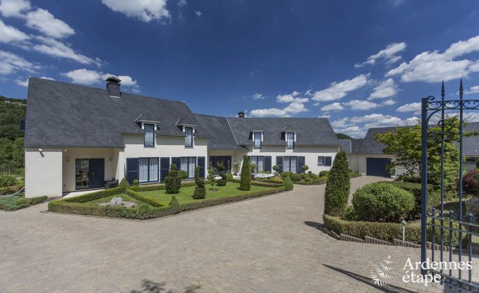 Villa de Luxe  Spa pour 13/14 personnes en Ardenne