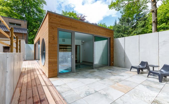 Spacieuse villa de luxe  Spa pour 15 personnes avec 5 chambres, sauna, piscine extrieure et jardin priv