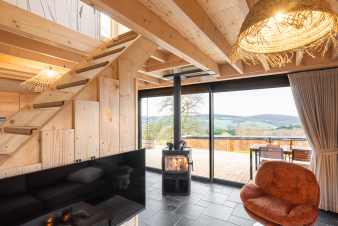 Chalet pour 3  Stavelot, Hautes Fagnes. Sauna, jardin et vue magnifique