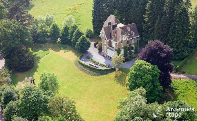 Château de luxe en Ardenne pour 28 personnes à Stavelot avec sauna, jacuzzi et aire de jeux