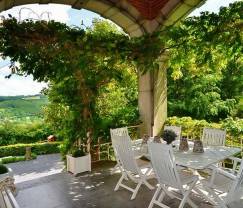 Château de luxe en Ardenne pour 28 personnes à Stavelot avec sauna, jacuzzi et aire de jeux