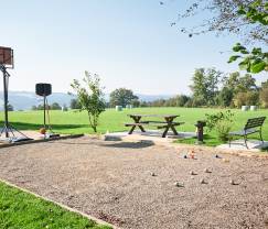 Maison de vacances à Stavelot : gîtes pour 8 personnes avec jardin, jeux et vue magnifique sur l'Ardenne