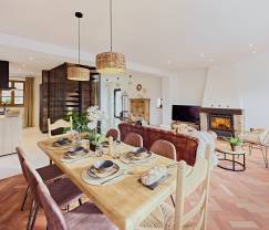 Grande maison de vacances pour 8 personnes à Stoumont avec 4 salles de bains, terrasse privée, sauna et salle de jeux