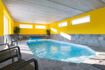 Villa avec piscine intérieure à Stoumont