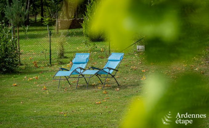 Chalet convivial  Tenneville pour 4 personnes/3 adultes avec 2 chambres, salle de jeux, coin bb et vue panoramique