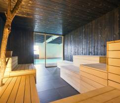 Spacieuse et luxueuse maison de vacances avec piscine à Trois-Ponts, Ardenne