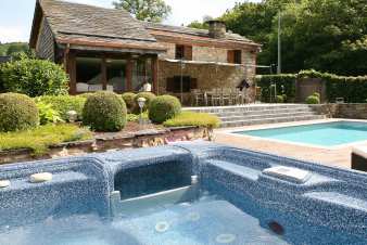 Chalet de luxe avec piscine et sauna  louer  Trois-Ponts