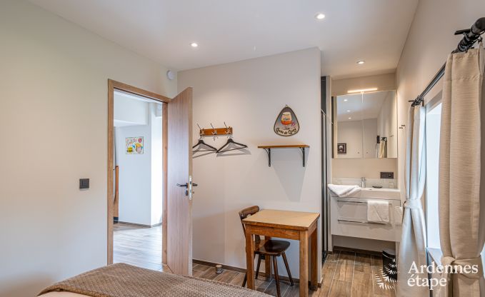 Maison de vacances unique avec 2 chambres  Vaux-sur-Sre