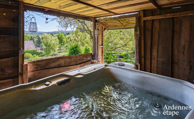 Tiny house romantique pour 2 personnes avec jacuzzi priv, pole  pellets et jardin  Vielsalm, Ardenne