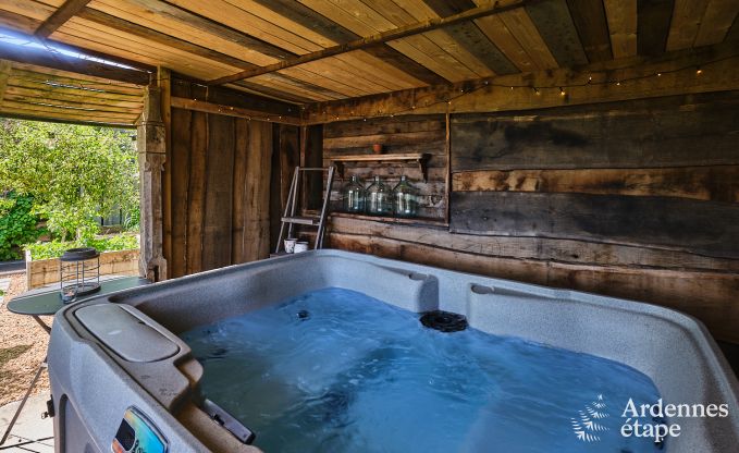 Tiny house romantique pour 2 personnes avec jacuzzi priv, pole  pellets et jardin  Vielsalm, Ardenne