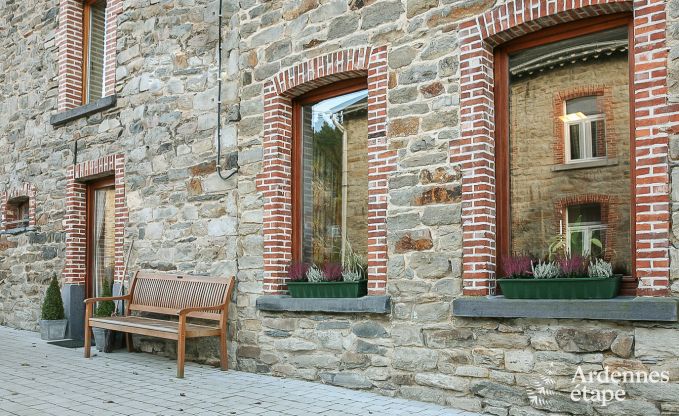 Grande maison de vacances prs de Vielsalm pour 21 personnes avec 7 chambres, 4 salles de bains, salle de jeux et jardin priv