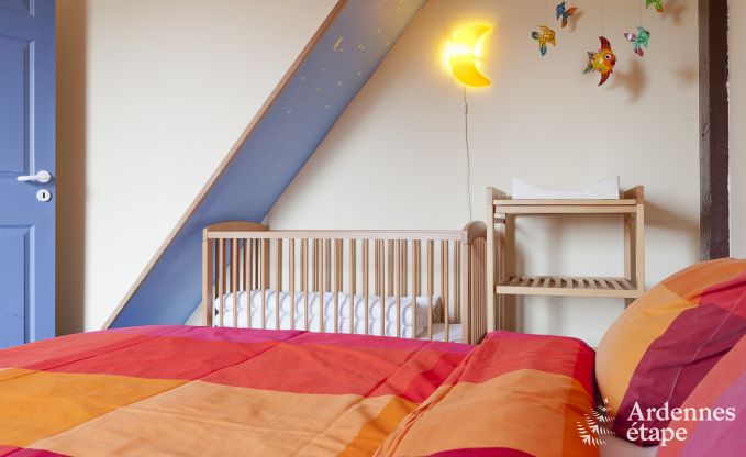 Grande maison de vacances prs de Vielsalm pour 21 personnes avec 7 chambres, 4 salles de bains, salle de jeux et jardin priv