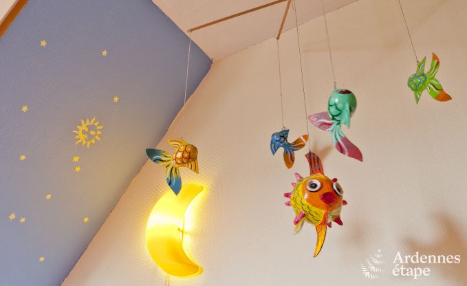 Grande maison de vacances prs de Vielsalm pour 21 personnes avec 7 chambres, 4 salles de bains, salle de jeux et jardin priv