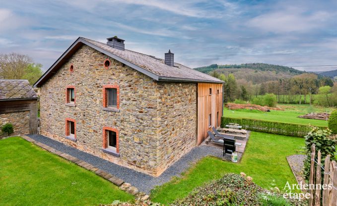 Maison de vacances conviviale avec 5 chambres, jacuzzi, sauna et jardin privé à Vielsalm, en Ardenne