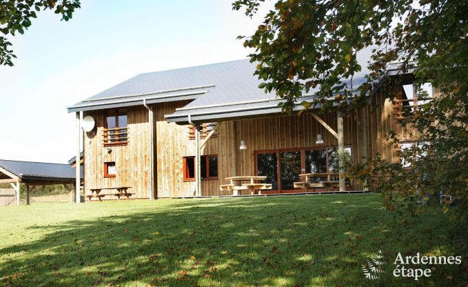 Grande maison de vacances à Vielsalm pour 22 personnes avec 10 chambres, salle de jeux, sauna et grand jardin