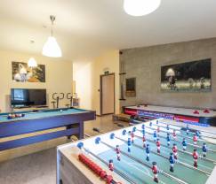 Grande maison de vacances à Vielsalm pour 22 personnes avec 10 chambres, salle de jeux, sauna et grand jardin