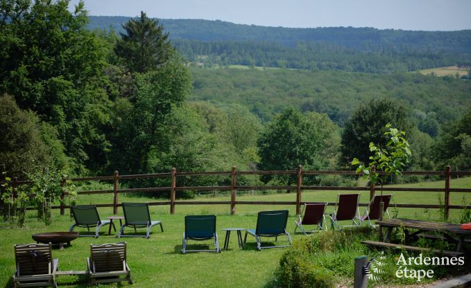 Maison de vacances confortable pour 10 personnes  Villers-en-Fagne avec sauna et pole  bois