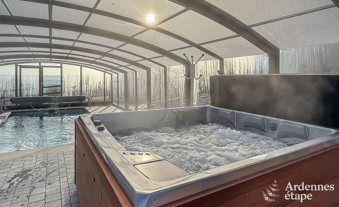 Maison de vacances confortable pour 10 personnes  Villers-en-Fagne avec sauna, jacuzzi, piscine et pole  bois