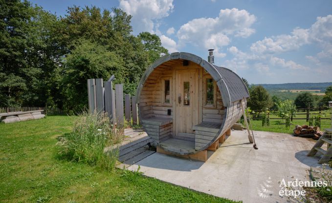 Maison de vacances confortable pour 10 personnes  Villers-en-Fagne avec sauna, jacuzzi, piscine et pole  bois