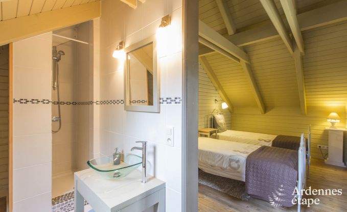 Luxueux chalet avec bain à bulles et sauna à Viroinval, au milieu de la nature