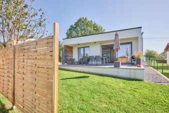 Maison de vacances pour 4  Virton avec jardin priv, terrasse et abri  vlos