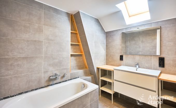 Maison de vacances pour 6 personnes  Virton avec 3 chambres, sauna, poele  bois, piscine extrieure et terrasse prive