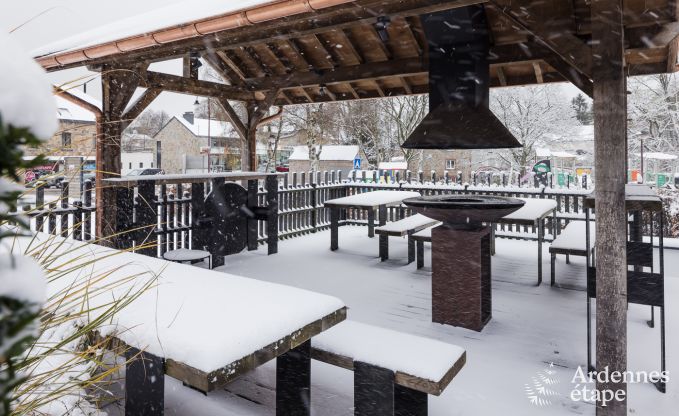 Chalet spacieux  Waimes, prs des Hautes Fagnes : 20 personnes, chemine, billard, bar et terrasse prive