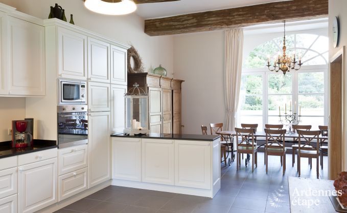 Chteau  Waremme pour 10/11 personnes en Ardenne