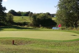 Pro1Golf Entertainment Center – Golf des Lacs à 